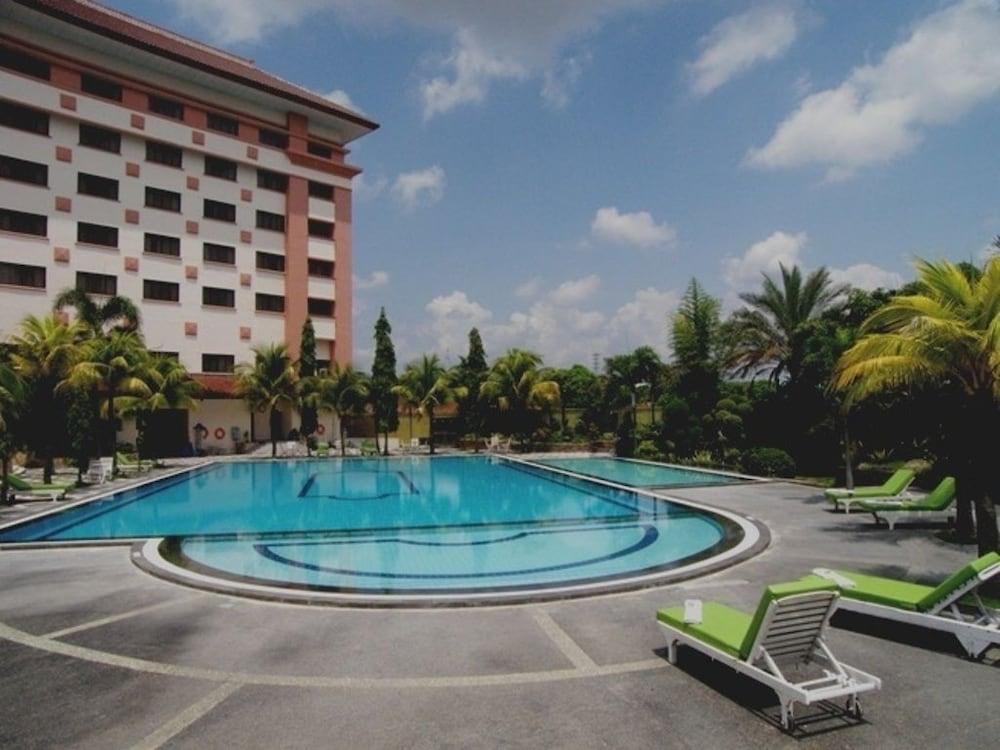 The Sunan Hotel Solo Eksteriør billede